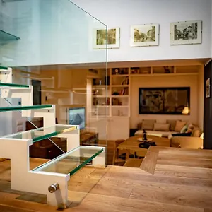 https://larche-comfortrelax-luxury-loft-porta-venezia.italymilanhotels.net